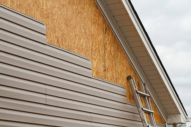 24/7 Emergency Siding Repair experts in Fairfield, IL